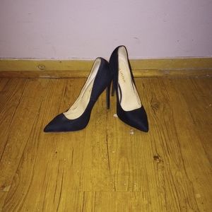 Illiana black heels